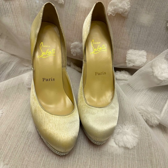 Christian loubutin Eugenie crème swarvowski red bottom heels 39 - Picture 1 of 8